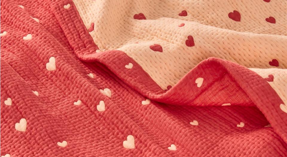 close up shot of sheridan sweetheart bed cover