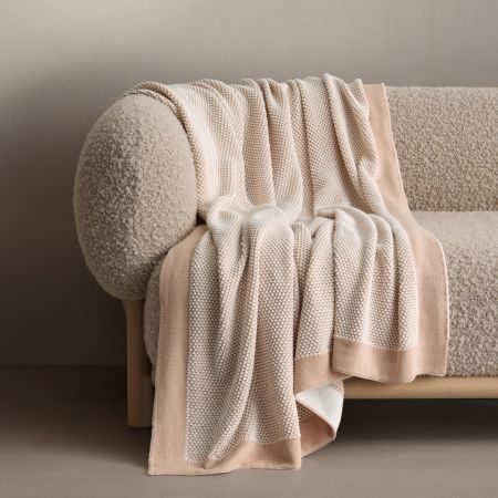 Almar Throw