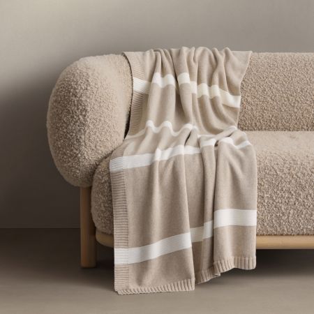 Endrik Throw