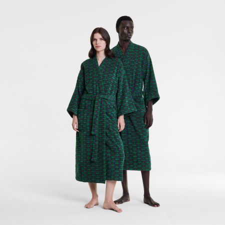 Our first model is 179cm and is wearing a size Small/Medium, Our second model is 191cm and is wearing a size Large/X-Large.