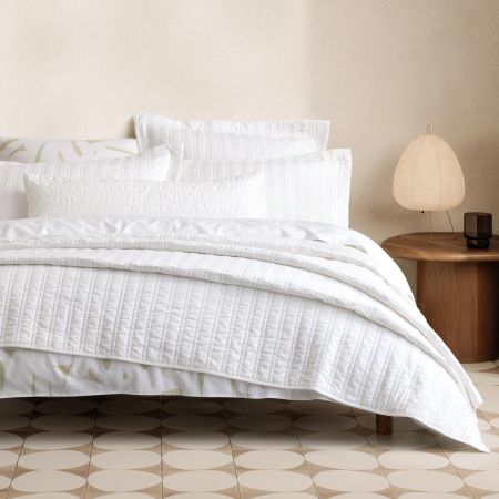 Henderson Bed Cover in white