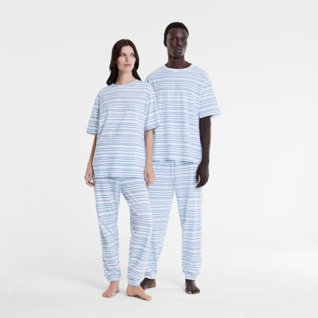 Our first model is 179cm and is wearing a size Small, Our second model is 191cm and is wearing a size Large.