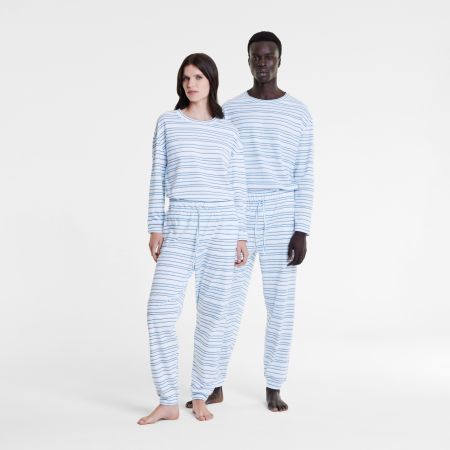 Our first model is 179cm and is wearing a size Small, Our second model is 191cm and is wearing a size Large.