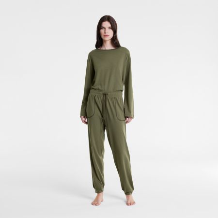 Our model is 179cm and is wearing a size Small.
