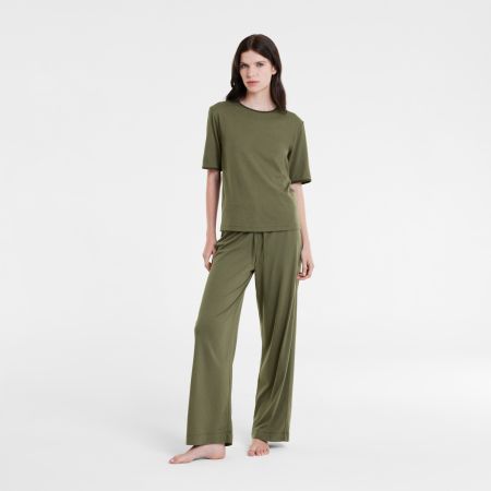 Our model is 179cm and is wearing a size Small.