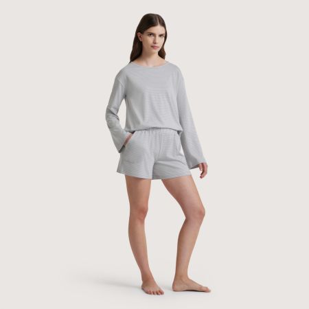 Realm Short in grey