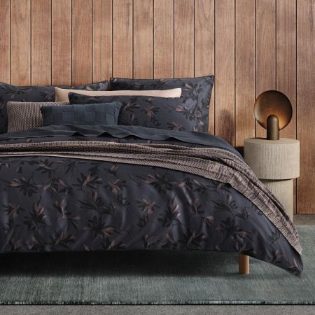 Yuna Quilt Cover in carbon