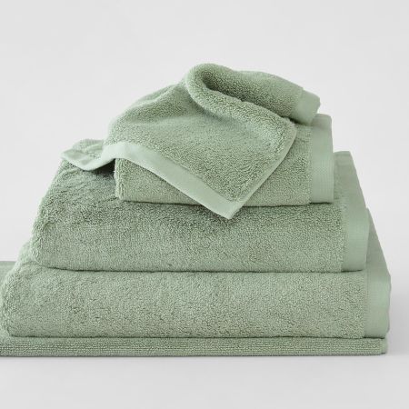 Ultimateindulgence_Cactus_5-Stack-Towel-Collection