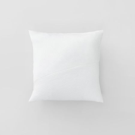 Salton Cushion in white