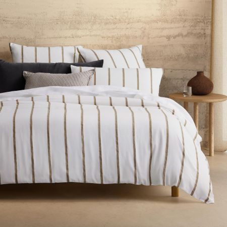 Harlyn Quilt Cover in monochrome