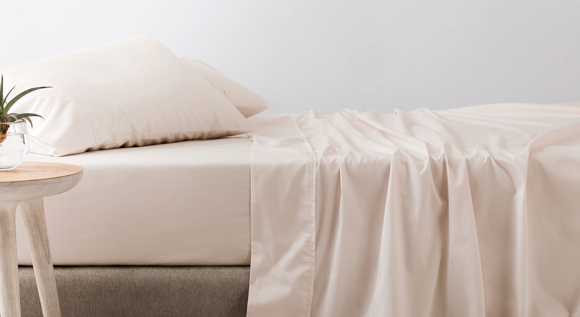 A Comprehensive Comparison: Tencel vs Percale vs Sateen - Which Fabric Is the Best for Your Sheets? 2