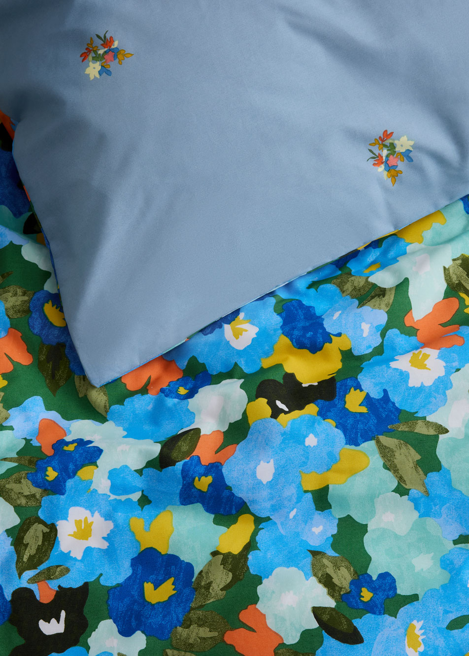 A close up of the Juni quilt cover.