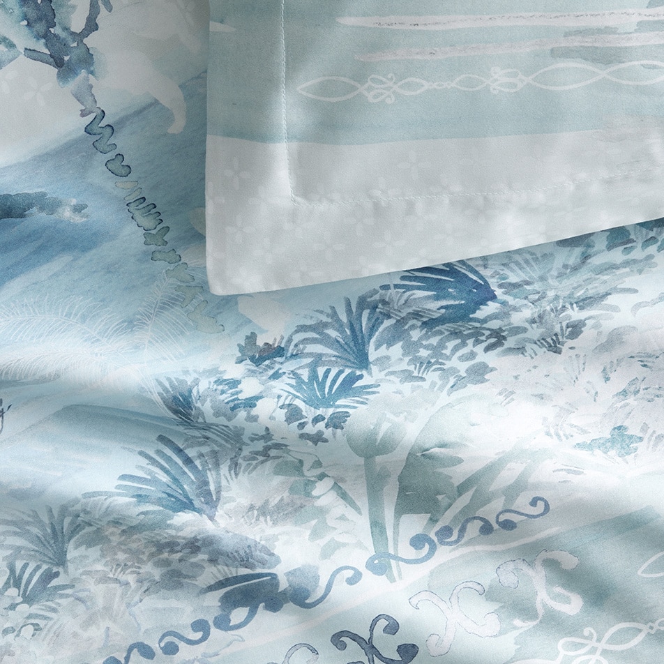 A close-up of the Longview quilt cover.