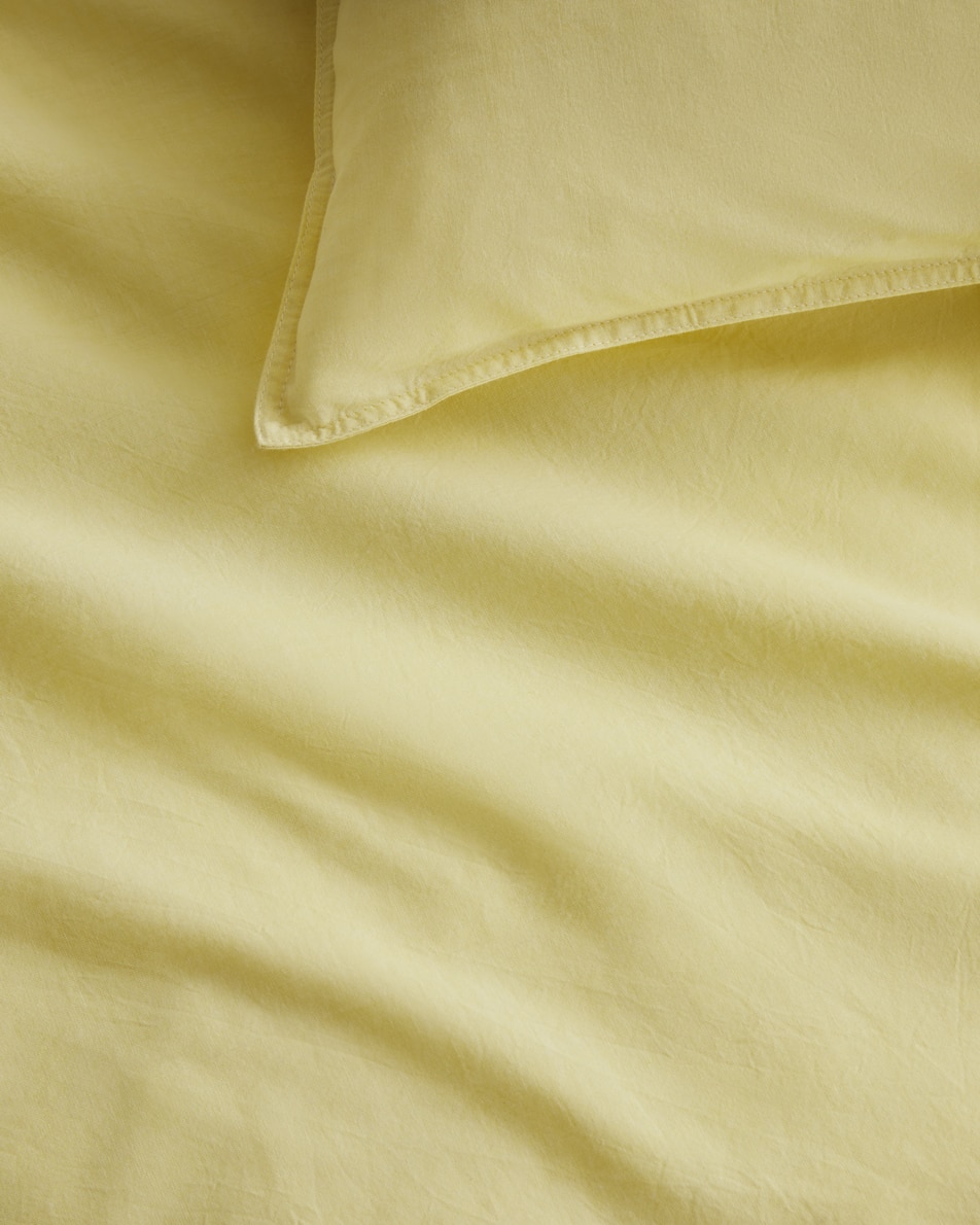 Close-up image of yellow sheets