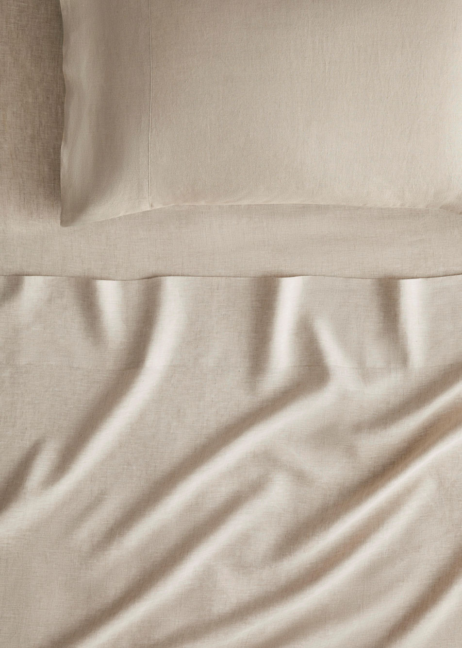 Close-up of Abbotson Linen sheets in the colour flax