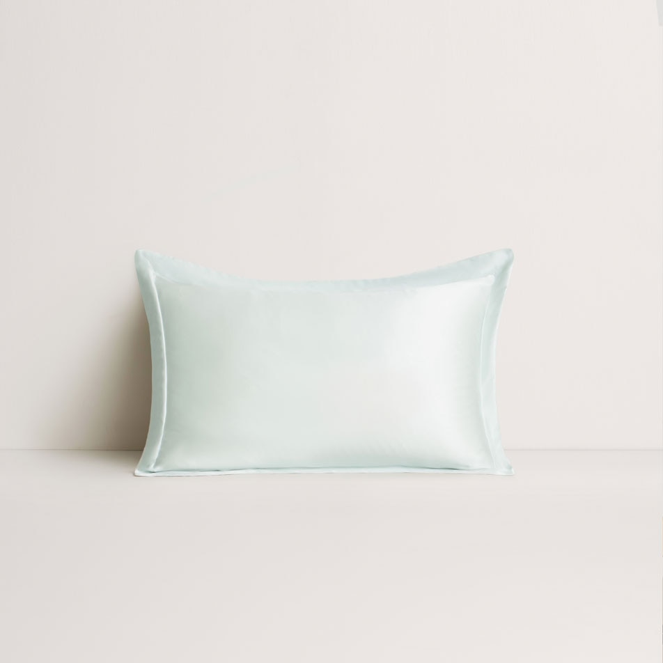 Lanham silk pillowcase in the colour light peppermint